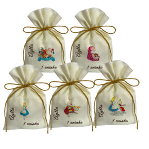 Saquinho personalizado tema Alice